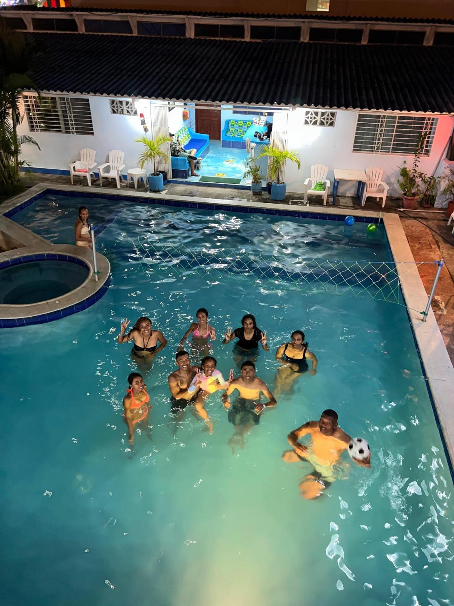 Hostal Aruba Atacames Buitenkant foto