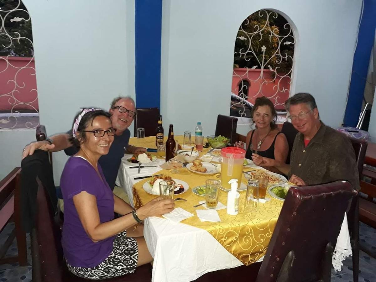 Hostal Aruba Atacames Buitenkant foto